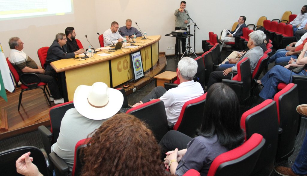 Encontro em Campo Mourão marca o início de uma nova fase da entidade que reúne Câmaras Municipais da região da Comcam